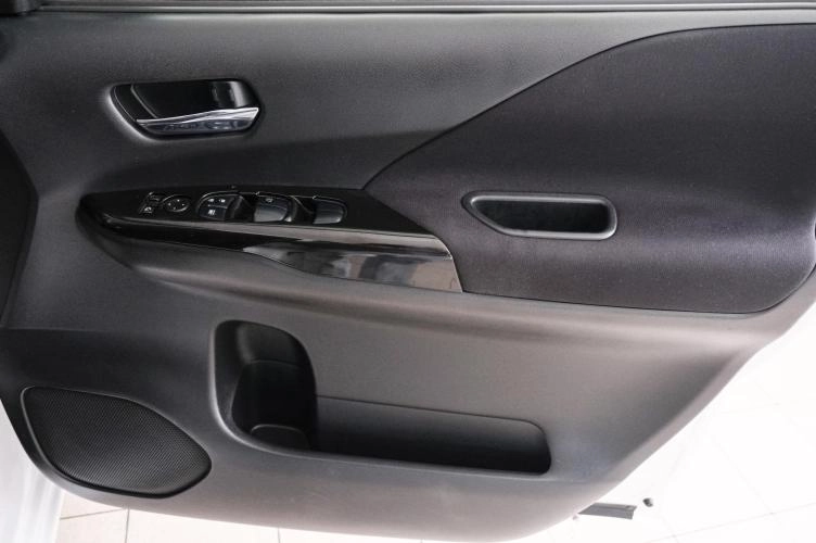 Nissan Serena 19 из 22