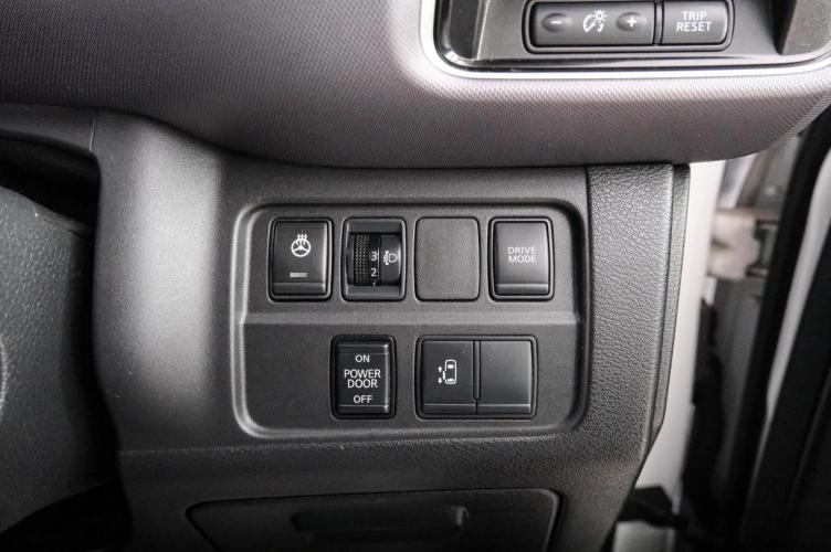 Nissan Serena 18 из 22