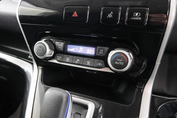 Nissan Serena 17 из 22