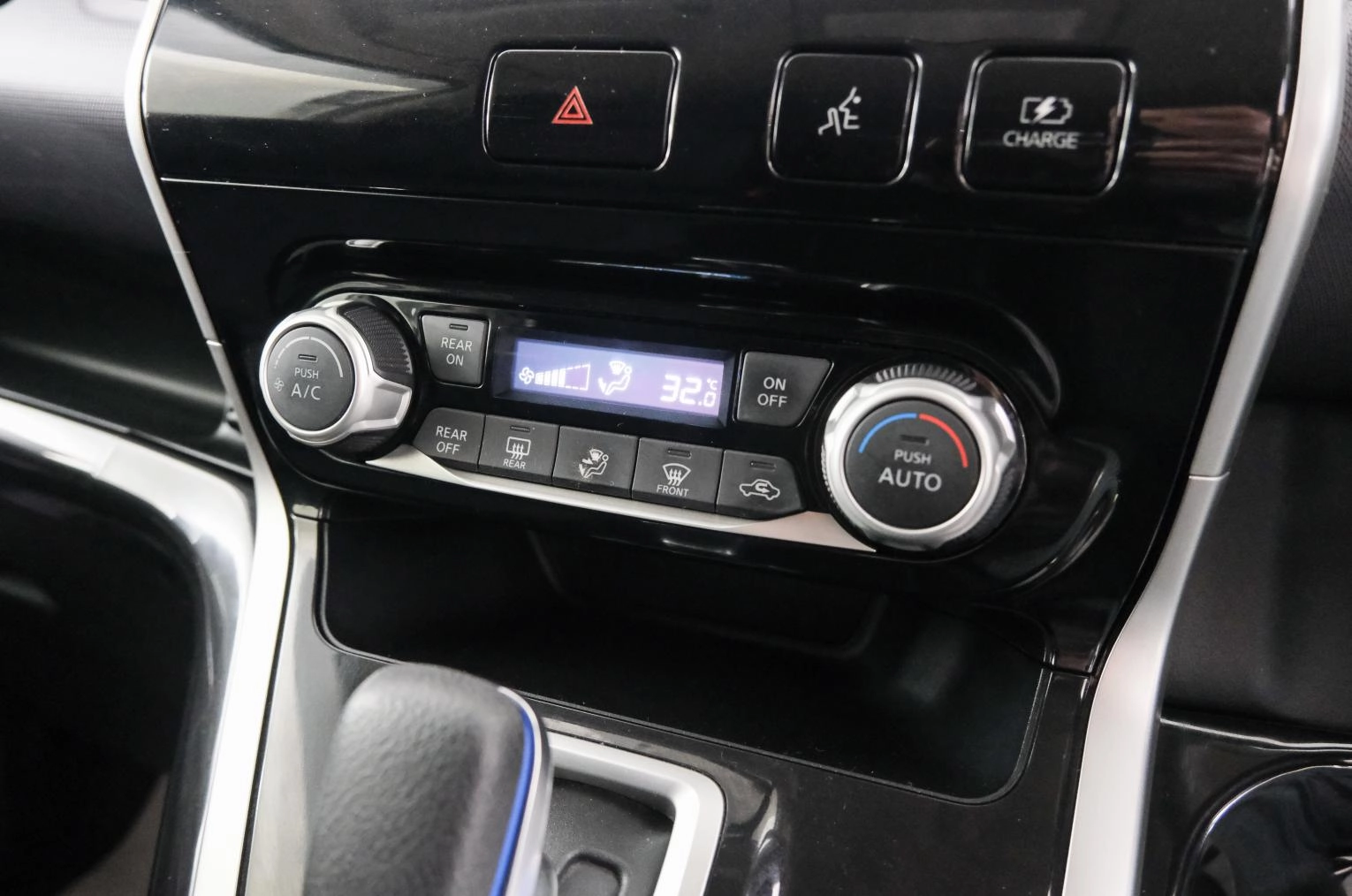 Nissan Serena 17 из 22