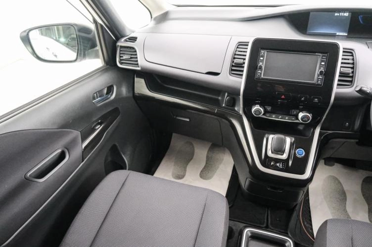 Nissan Serena 11 из 22