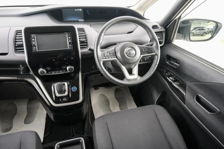 Nissan Serena 9 из 22