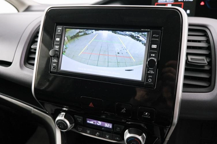 Nissan Serena 15 из 22