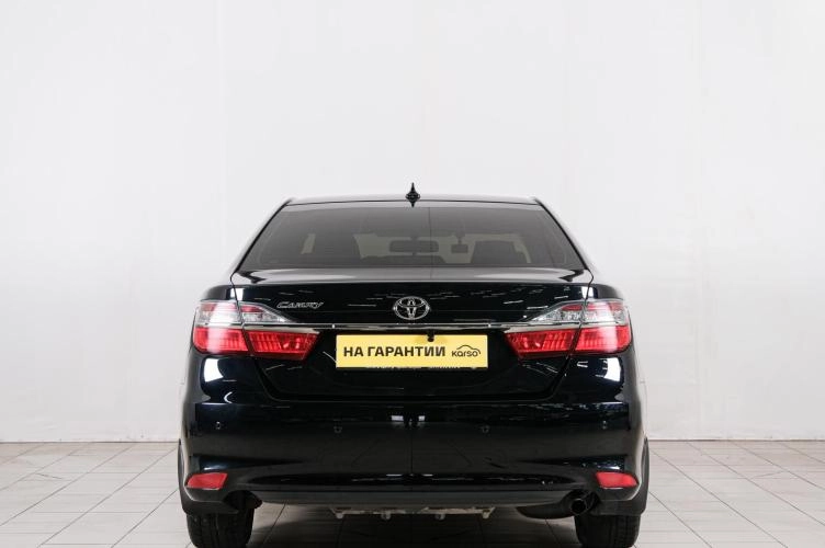 Toyota Camry 5 из 6