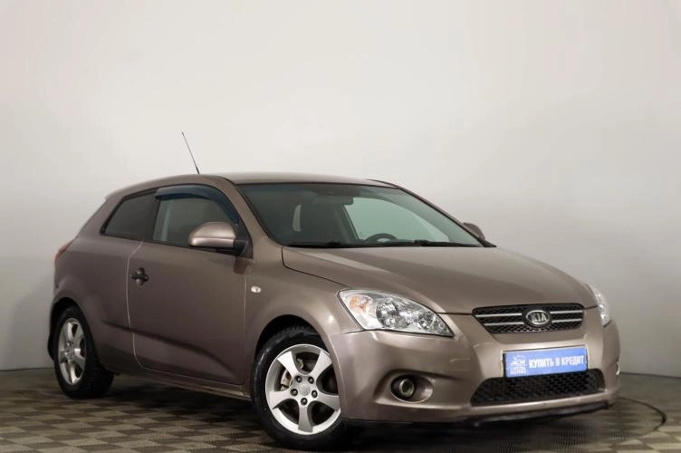 KIA cee'd 1 из 6