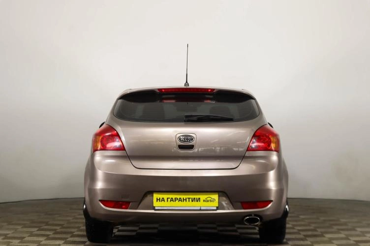 KIA cee'd 5 из 6