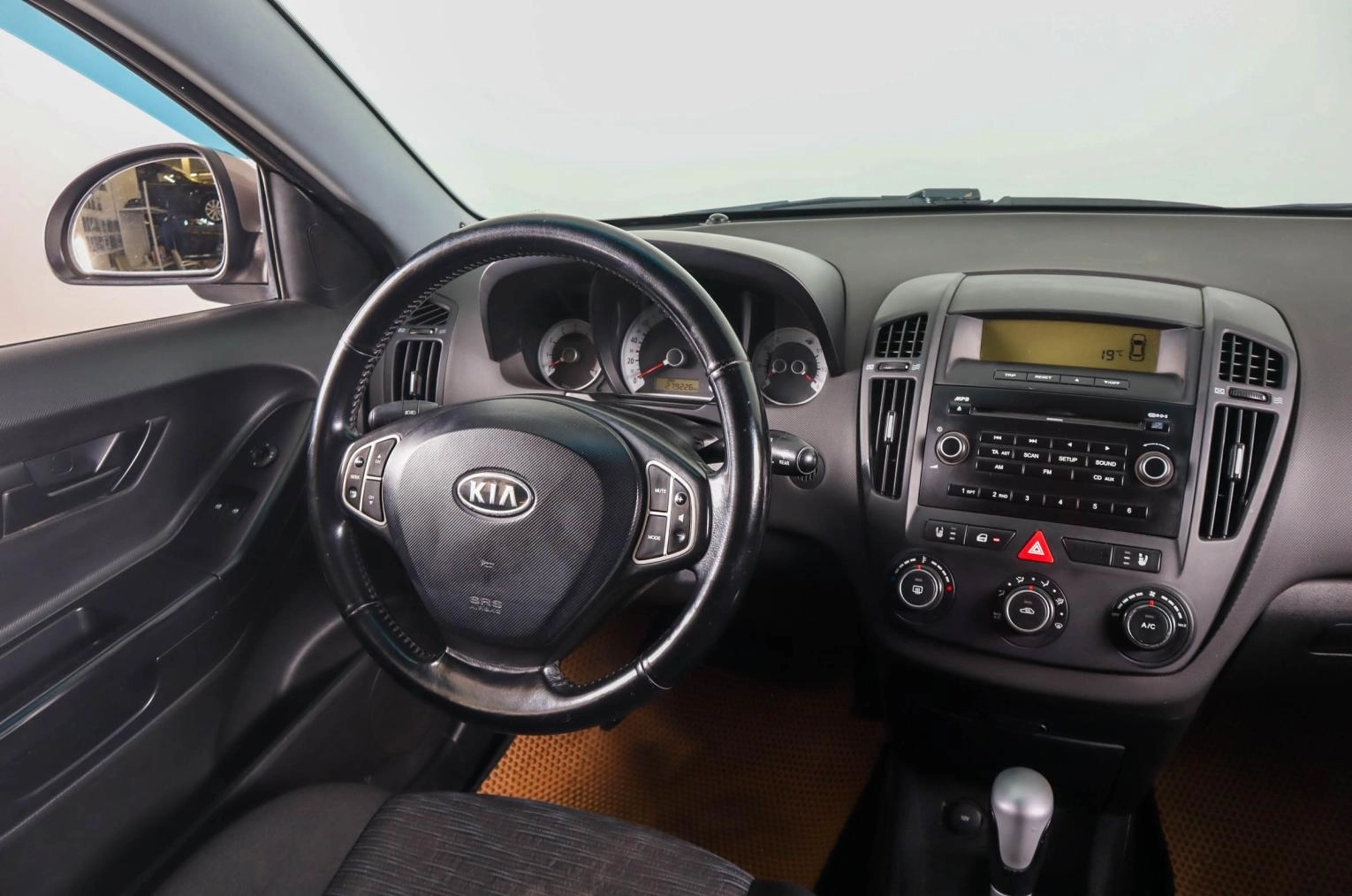 KIA cee'd 10 из 19