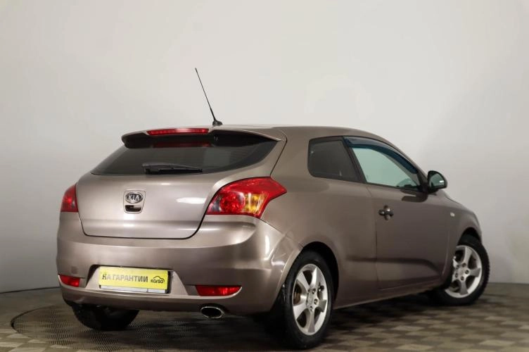 KIA cee'd 4 из 6