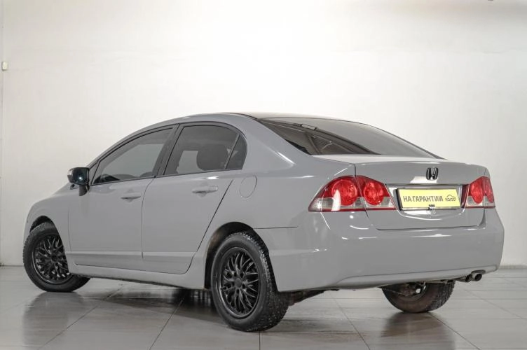Honda Civic 4 из 6