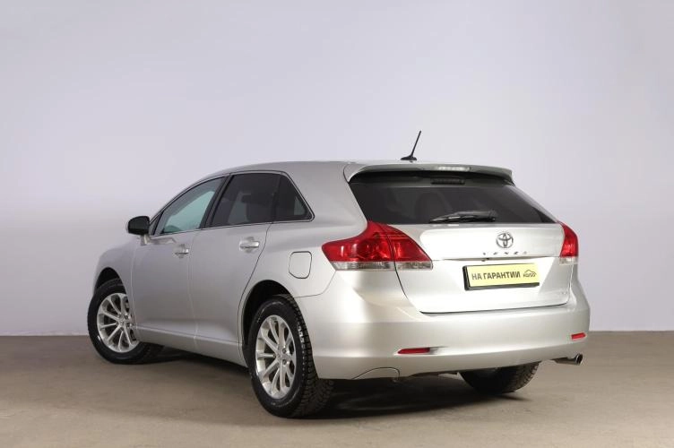 Toyota Venza 4 из 6