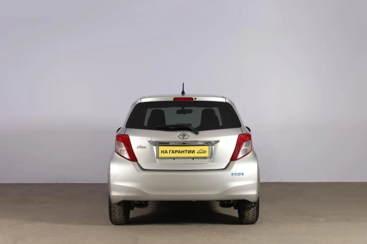Toyota Vitz 5 из 6