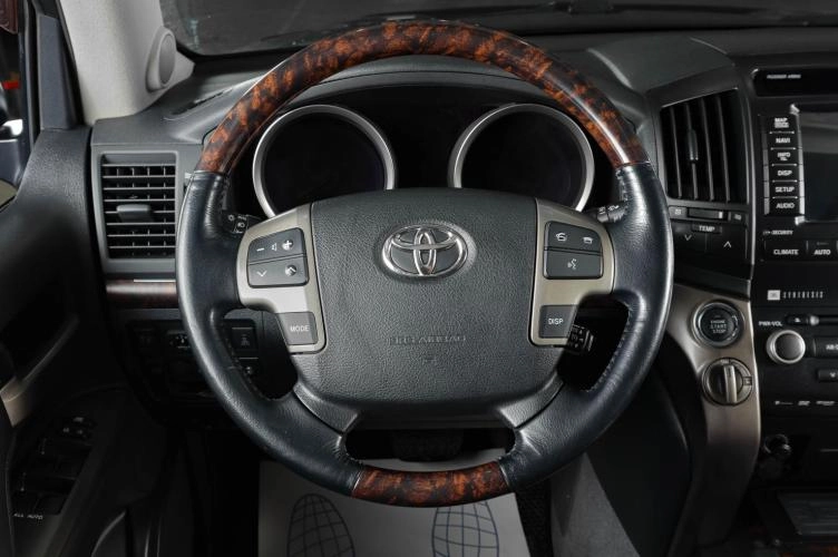 Toyota Land Cruiser 13 из 25