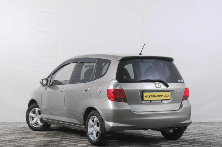 Honda Fit 4 из 6
