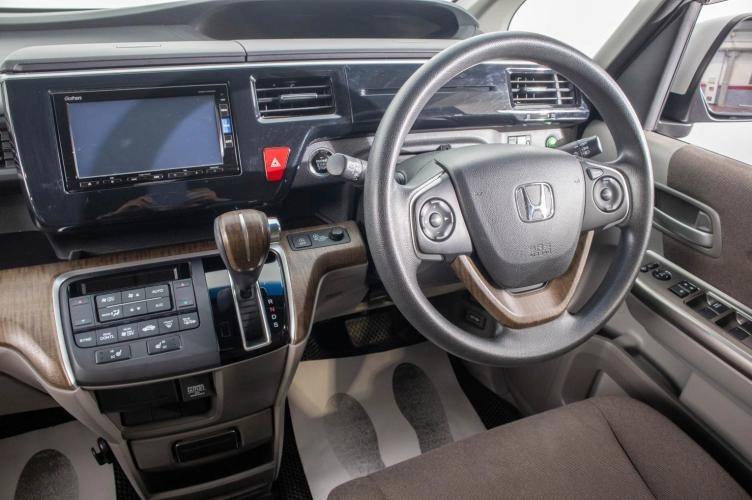 Honda Stepwgn 17 из 29