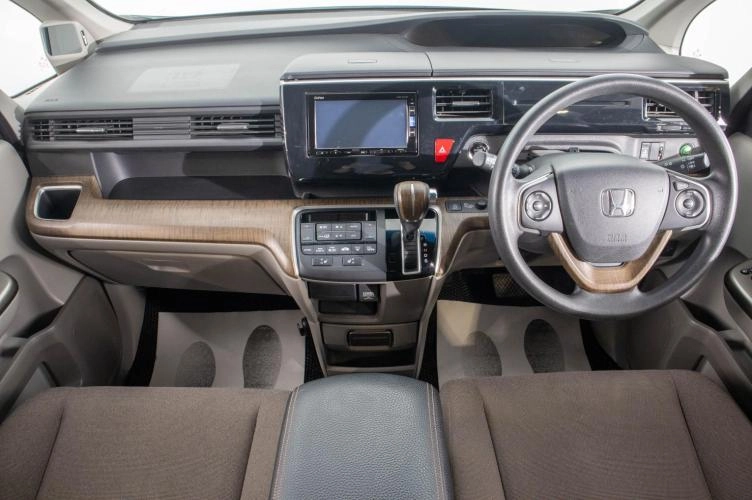 Honda Stepwgn 9 из 29