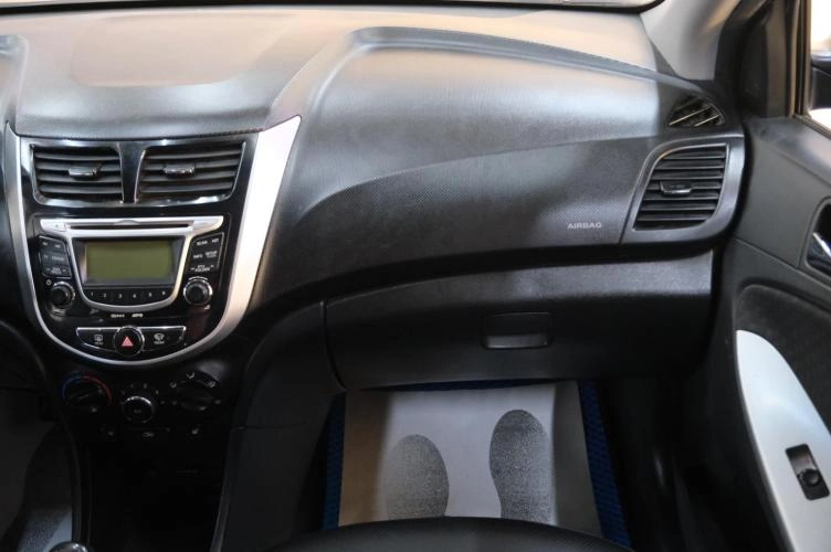 Hyundai Solaris 17 из 22