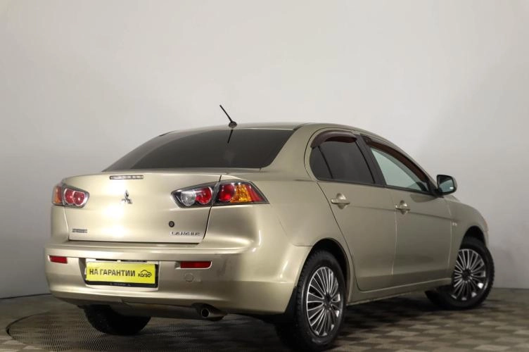 Mitsubishi Lancer 4 из 6