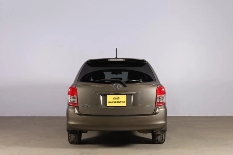 Toyota Corolla Fielder 5 из 6