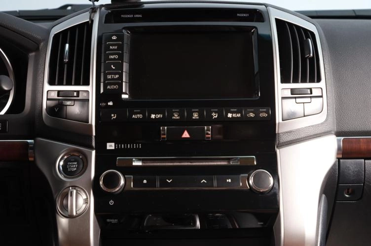 Toyota Land Cruiser 16 из 19
