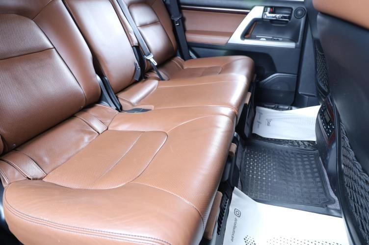 Toyota Land Cruiser 18 из 19
