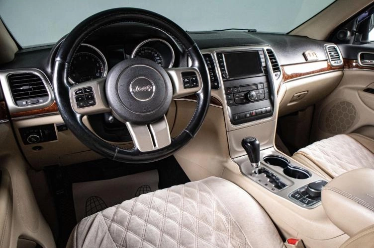 Jeep Grand Cherokee 15 из 22
