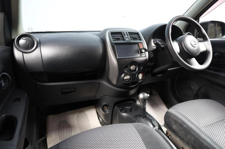 Nissan March 8 из 15