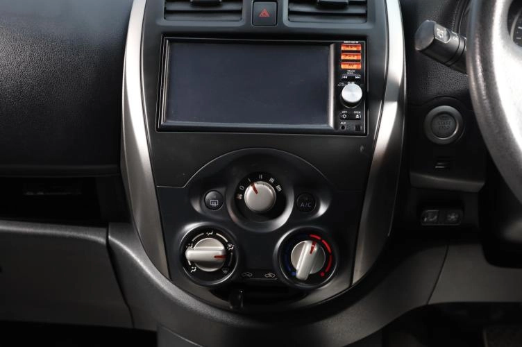 Nissan March 13 из 15