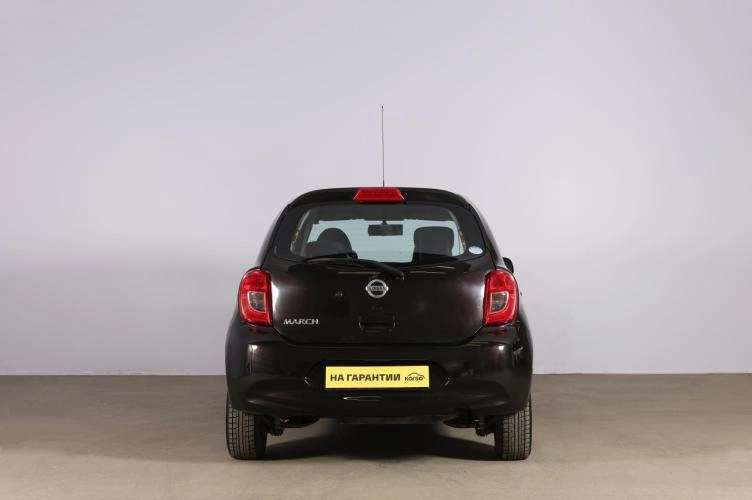 Nissan March 5 из 6