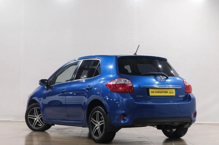 Toyota Auris 4 из 6