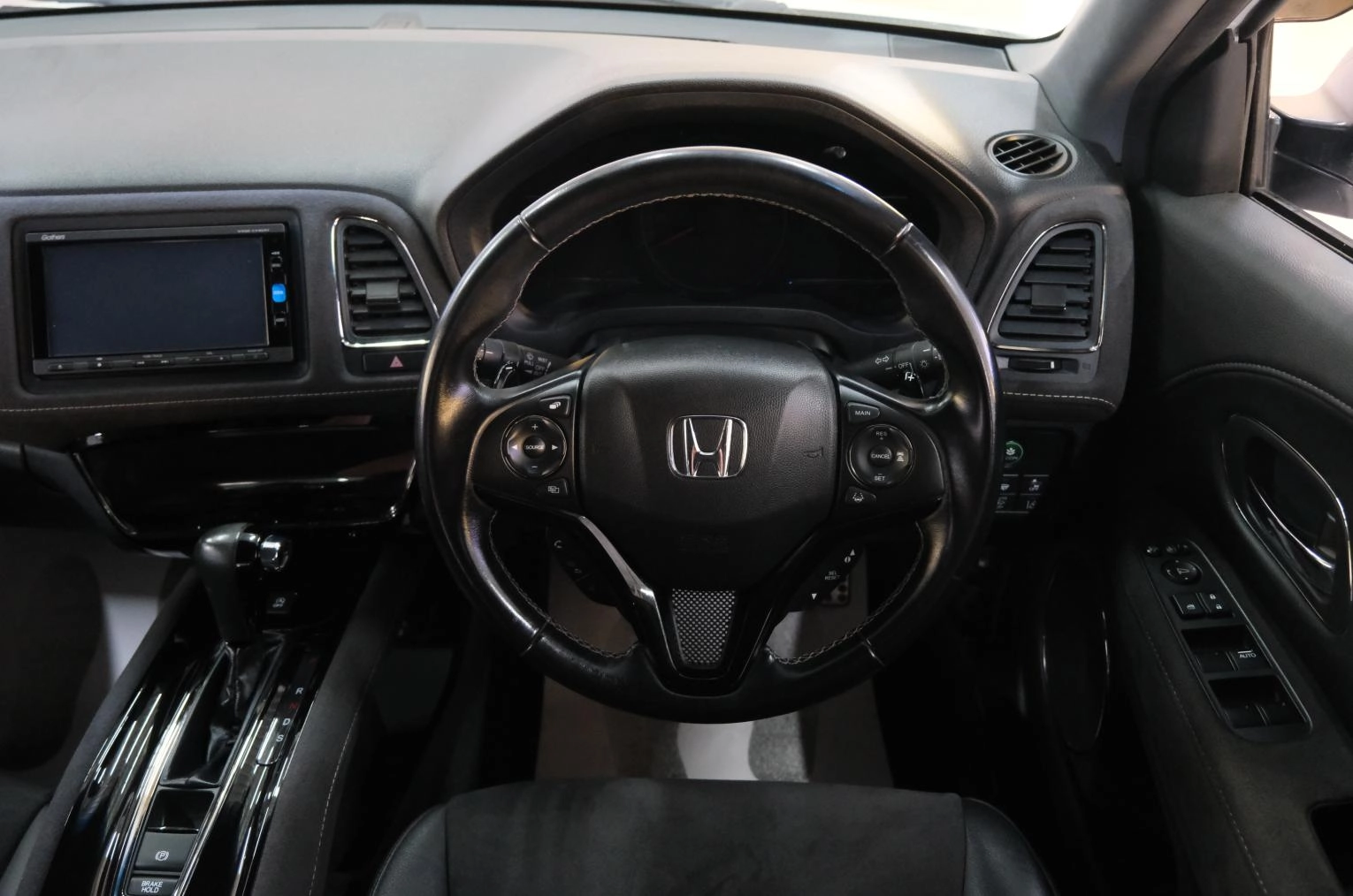 Honda Vezel 11 из 21