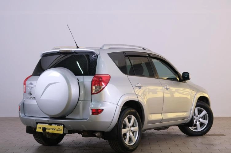 Toyota RAV4 6 из 6