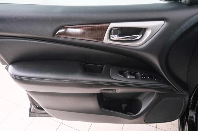 Nissan Pathfinder 20 из 23