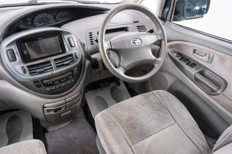 Toyota Estima 9 из 20