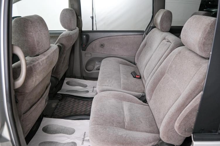 Toyota Estima 18 из 20