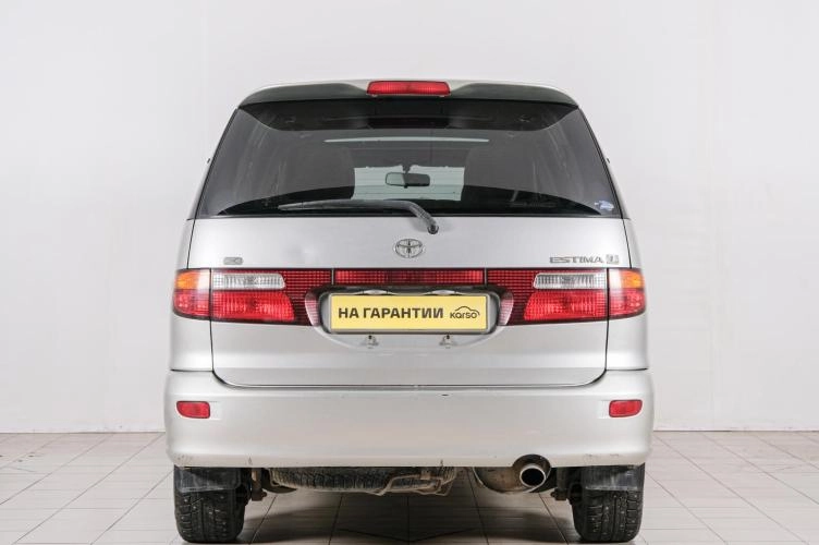 Toyota Estima 5 из 20