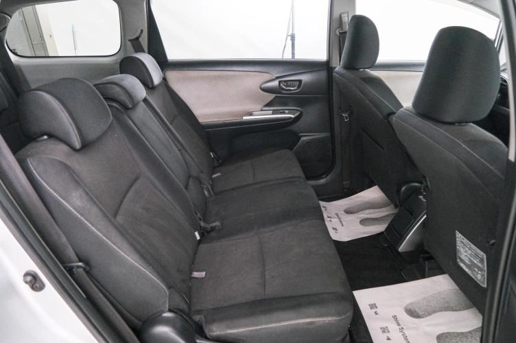 Toyota Wish 19 из 20