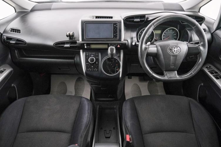 Toyota Wish 8 из 20