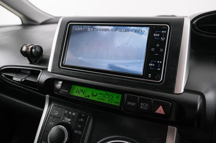 Toyota Wish 13 из 20
