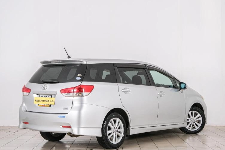 Toyota Wish 6 из 6