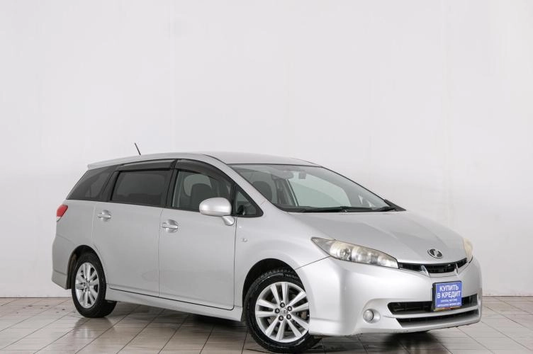 Toyota Wish 1 из 6