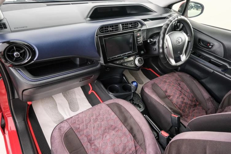 Toyota Aqua 12 из 21