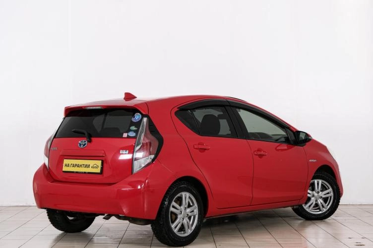 Toyota Aqua 6 из 21