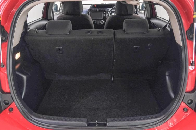 Toyota Aqua 21 из 21