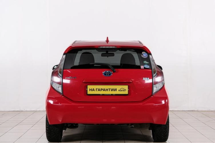 Toyota Aqua 5 из 21