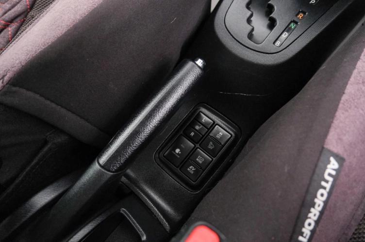 Toyota Aqua 16 из 21