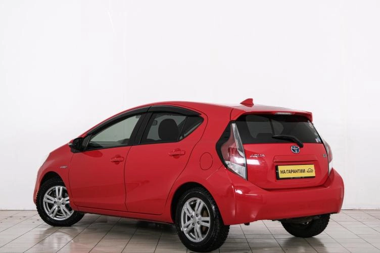 Toyota Aqua 4 из 21