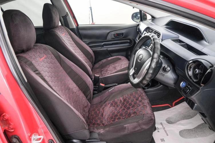 Toyota Aqua 7 из 21