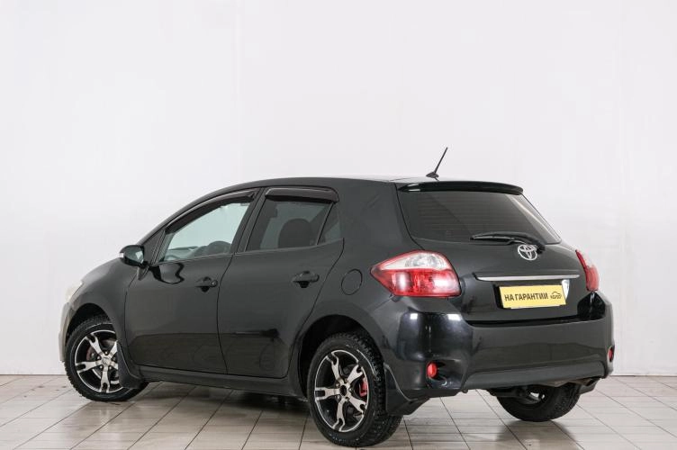 Toyota Auris 4 из 6
