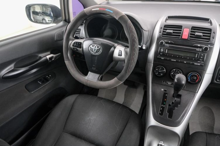 Toyota Auris 9 из 22