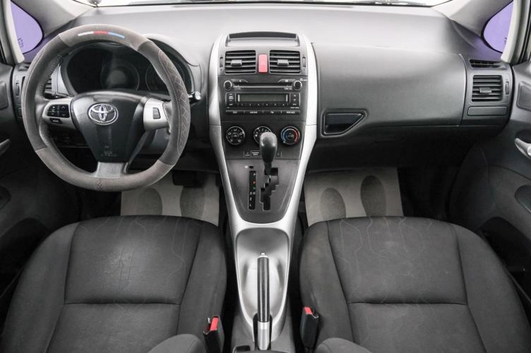 Toyota Auris 10 из 22